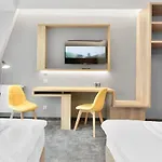 Ozone Aparthotel 3*